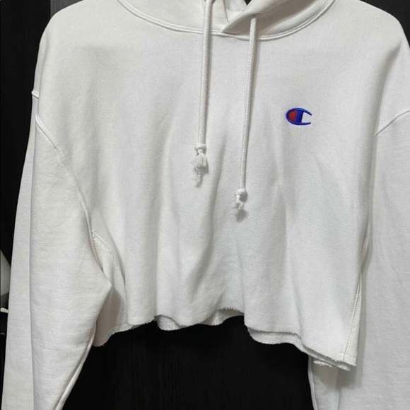 Champion cropped hoodies. - Picture 2 of 2